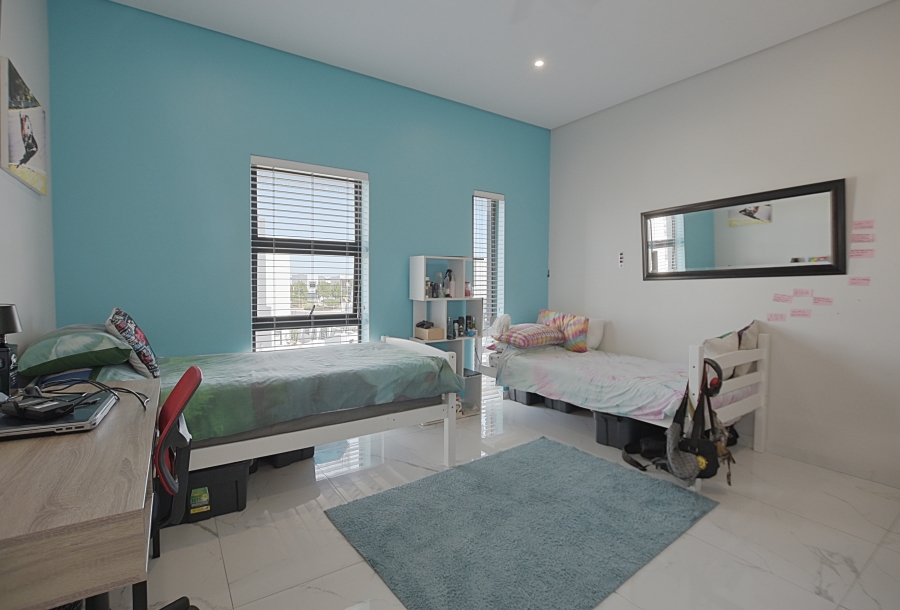 5 Bedroom Property for Sale in Sandown Western Cape